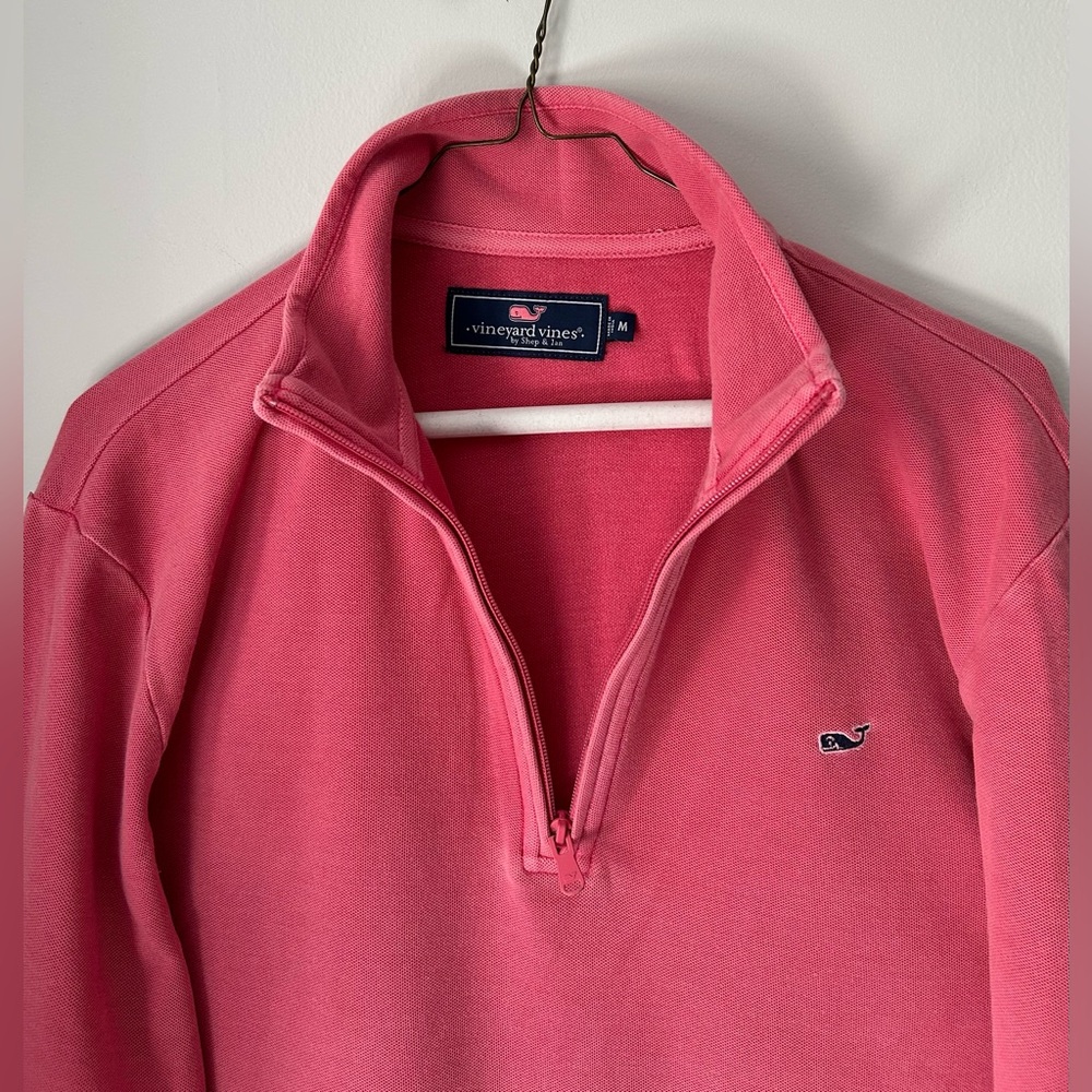 Vineyard Vines Men's Pink Sweater. Size: Medium